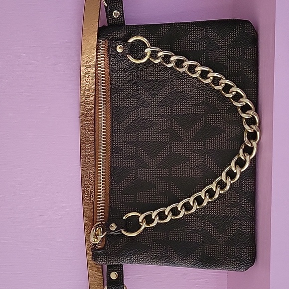 Michael Kors belt bag in MK logo 🤎🤎🤎🤎 - Picture 3 of 13